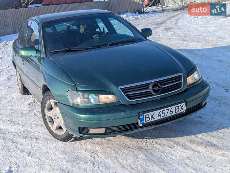 Седан Opel Omega 2001 в Млинове Седан Opel Omega 2001 в Млинове