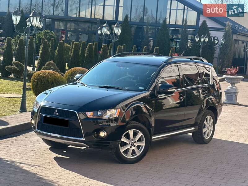 Внедорожник / Кроссовер Mitsubishi Outlander XL 2010 в Стрые