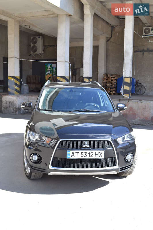 Внедорожник / Кроссовер Mitsubishi Outlander 2010 в Ивано-Франковске Внедорожник / Кроссовер Mitsubishi Outlander 2010 в Ивано-Франковске