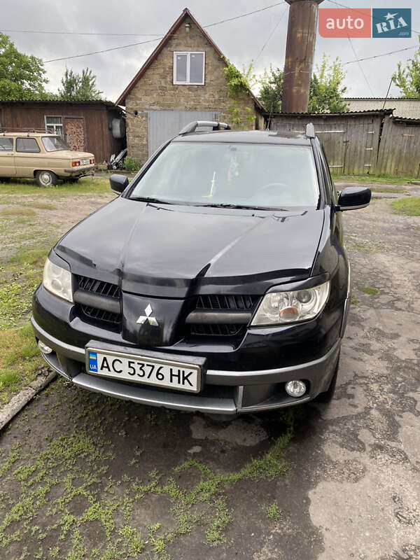 Позашляховик / Кросовер Mitsubishi Outlander 2006 в Шацьку