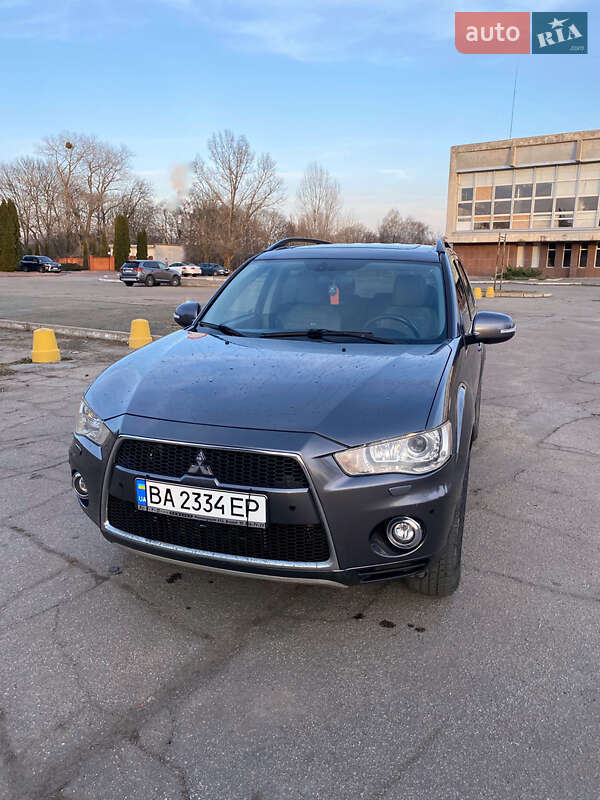 Внедорожник / Кроссовер Mitsubishi Outlander 2011 в Кропивницком