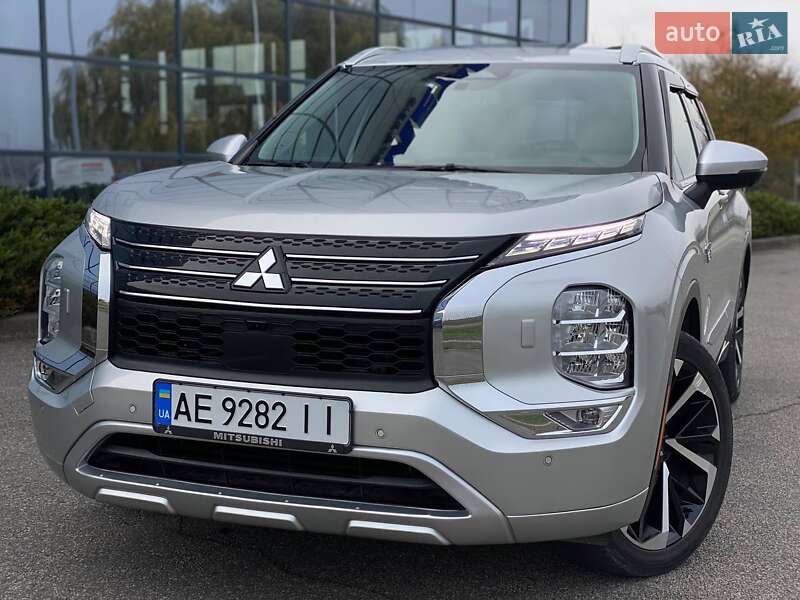 Позашляховик / Кросовер Mitsubishi Outlander 2022 в Дніпрі Позашляховик / Кросовер Mitsubishi Outlander 2022 в Дніпрі