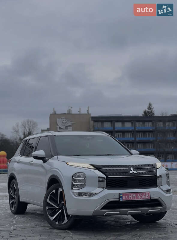 Внедорожник / Кроссовер Mitsubishi Outlander 2022 в Кременчуге