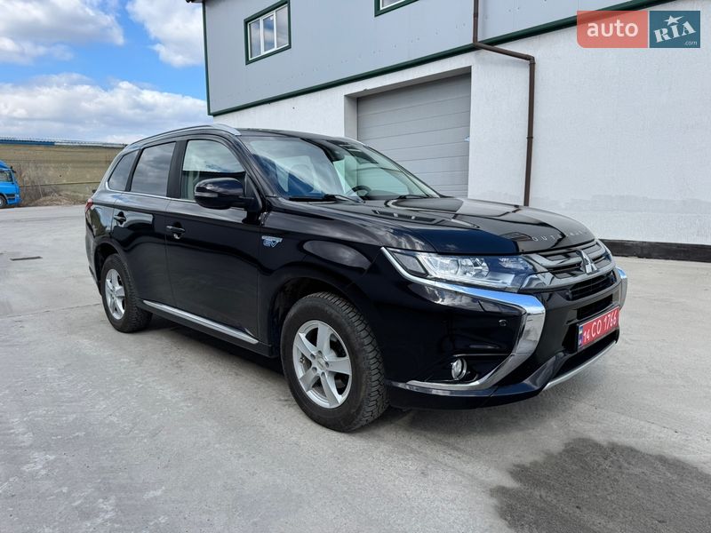 Позашляховик / Кросовер Mitsubishi Outlander 2016 в Вінниці
