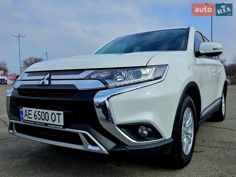 Внедорожник / Кроссовер Mitsubishi Outlander 2021 в Днепре