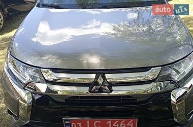 Внедорожник / Кроссовер Mitsubishi Outlander 2018 в Млинове