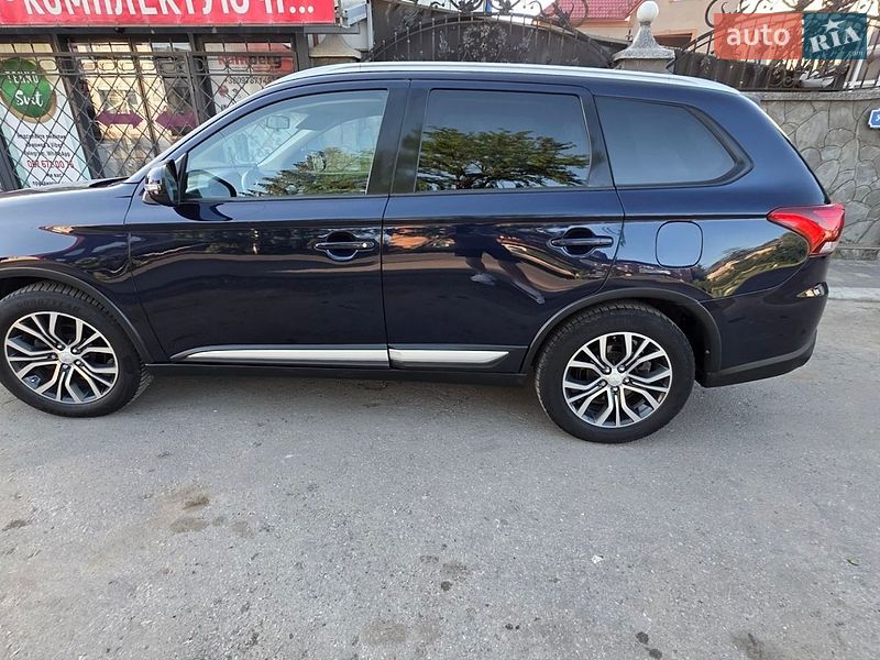 Внедорожник / Кроссовер Mitsubishi Outlander 2016 в Коломые Внедорожник / Кроссовер Mitsubishi Outlander 2016 в Коломые