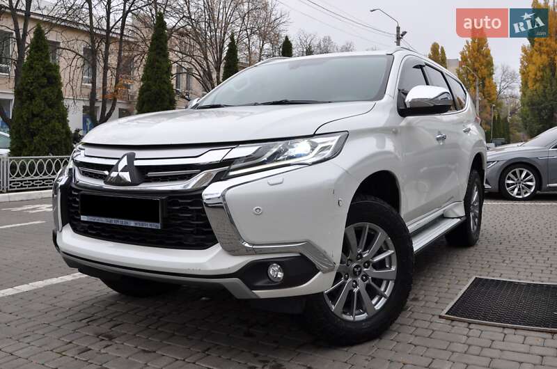 Позашляховик / Кросовер Mitsubishi Pajero Sport 2016 в Одесі