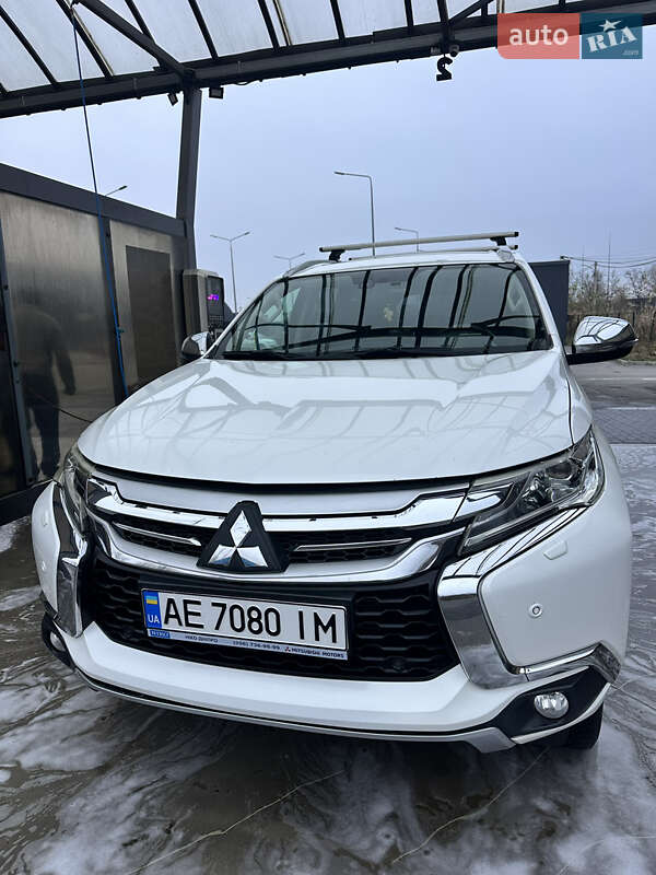 Внедорожник / Кроссовер Mitsubishi Pajero Sport 2017 в Днепре
