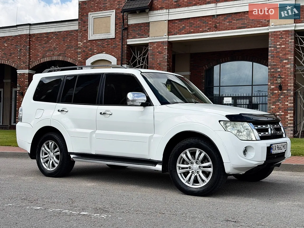 Mitsubishi Pajero Wagon 2013 photo 2