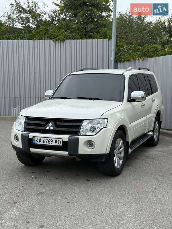 Внедорожник / Кроссовер Mitsubishi Pajero 2007 в Киеве