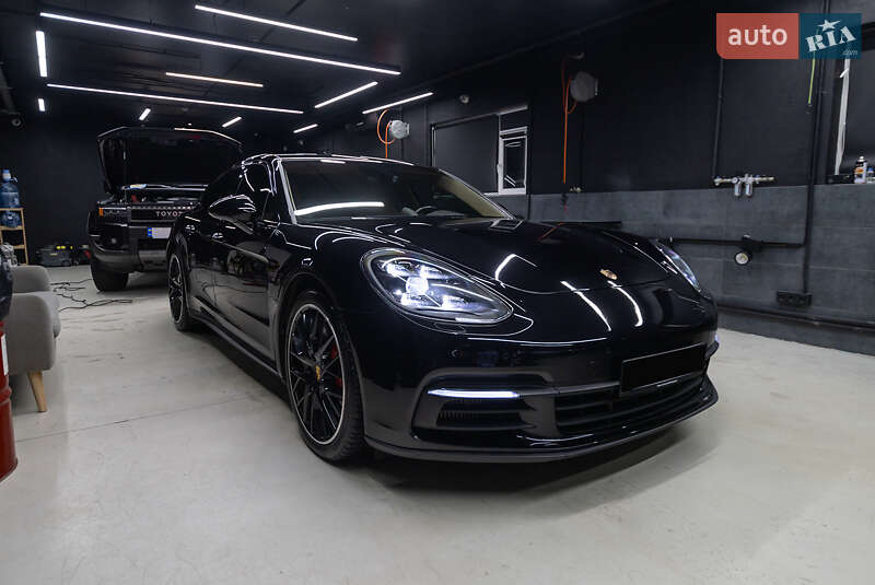 Универсал Porsche Panamera 2017 в Киеве Универсал Porsche Panamera 2017 в Киеве