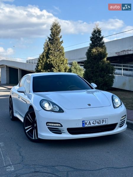 Фастбэк Porsche Panamera 2010 в Киеве Фастбэк Porsche Panamera 2010 в Киеве