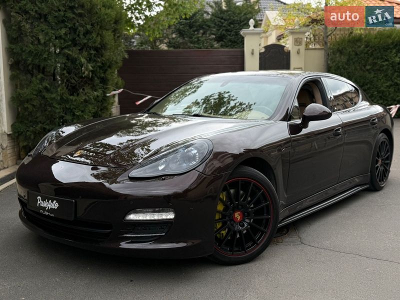 Фастбэк Porsche Panamera 2010 в Одессе