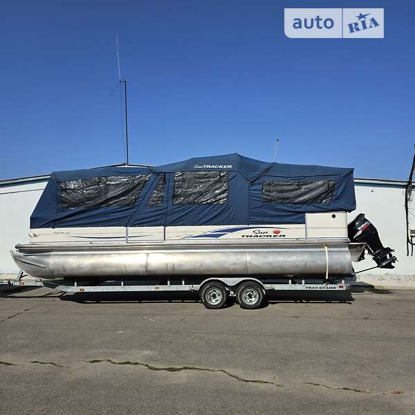 Лодка Tracker Party Barge 2007 в Киеве