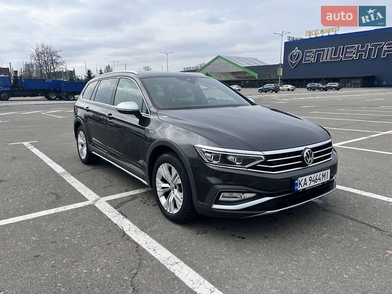 Универсал Volkswagen Passat Alltrack 2019 в Киеве