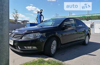 Седан Volkswagen Passat 2013 в Хмельницькому Седан Volkswagen Passat 2013 в Хмельницькому