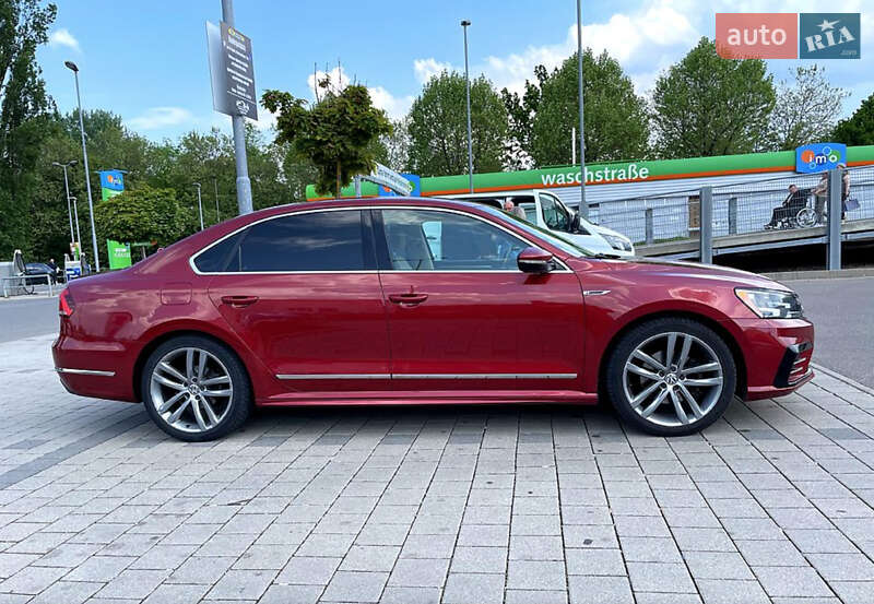 Седан Volkswagen Passat 2016 в Киеве