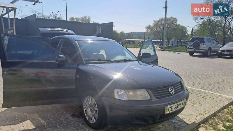 Седан Volkswagen Passat 1998 в Чернівцях