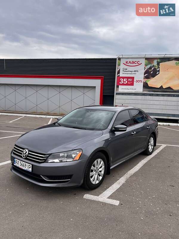 Седан Volkswagen Passat 2013 в Харькове