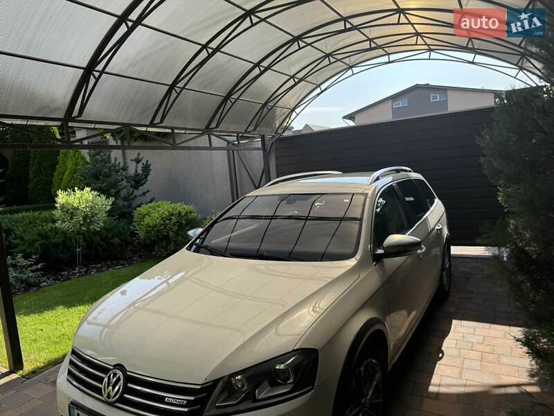 Универсал Volkswagen Passat 2012 в Киеве