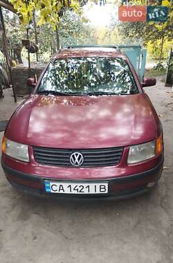 Универсал Volkswagen Passat 1998 в Арбузинке