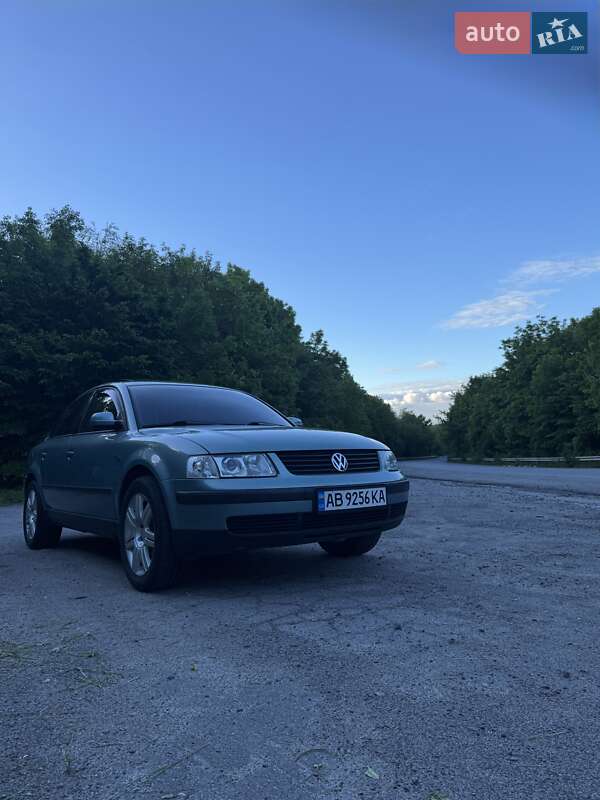 Седан Volkswagen Passat 1997 в Виннице