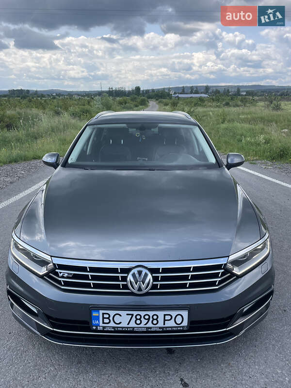 Универсал Volkswagen Passat 2016 в Жовкве