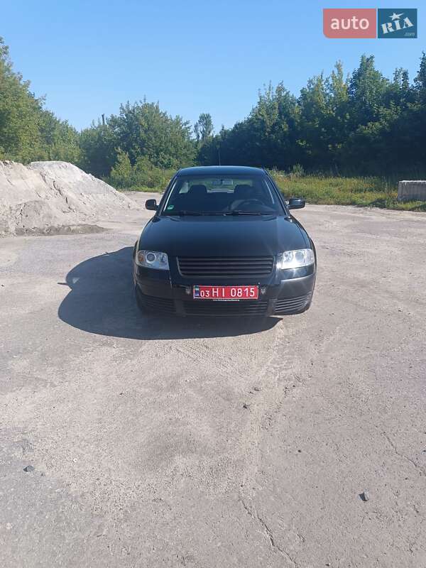 Седан Volkswagen Passat 2001 в Хороле