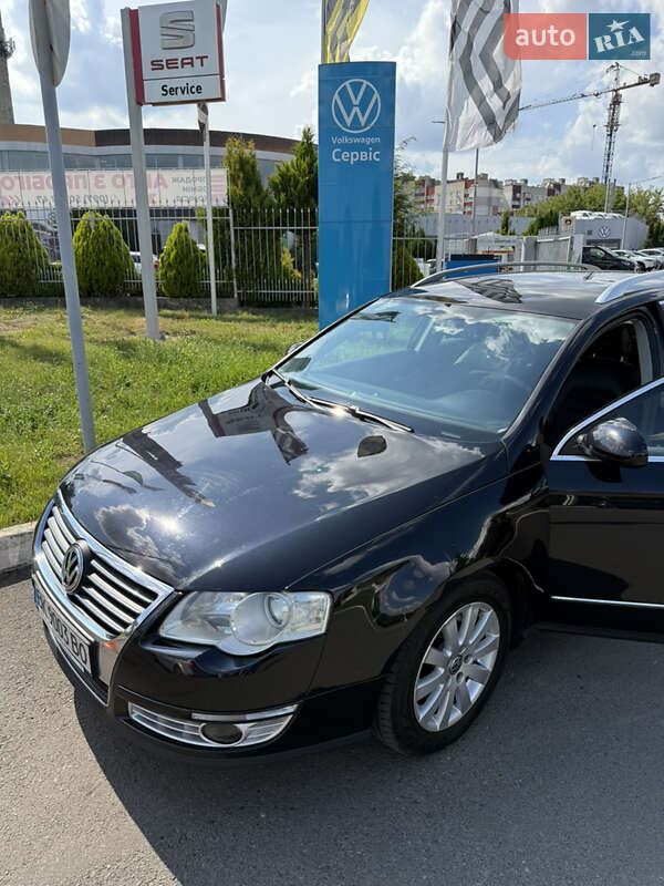 Универсал Volkswagen Passat 2010 в Ровно