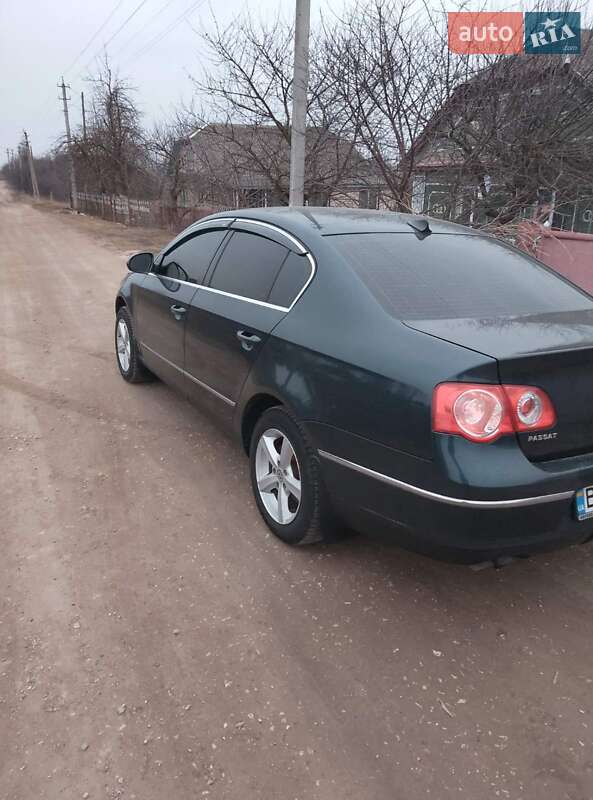 Седан Volkswagen Passat 2006 в Теофиполе