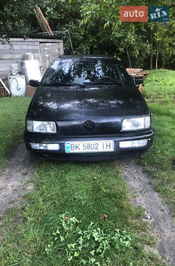 Универсал Volkswagen Passat 1992 в Клевани