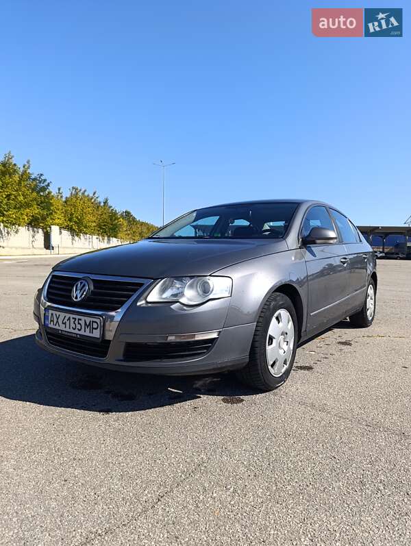 Седан Volkswagen Passat 2005 в Харкові