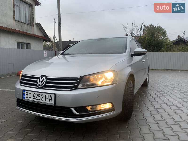 Седан Volkswagen Passat 2011 в Монастириській