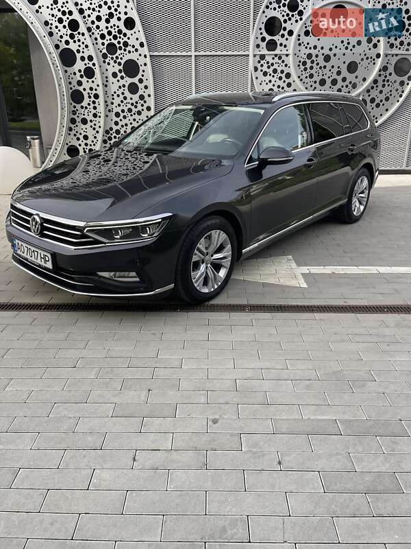 Универсал Volkswagen Passat 2019 в Ужгороде