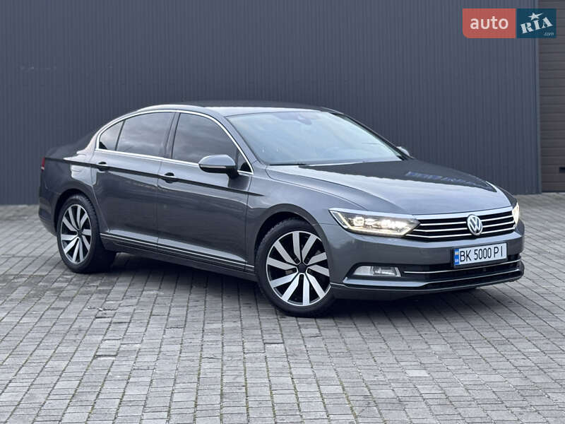 Седан Volkswagen Passat 2015 в Сарнах