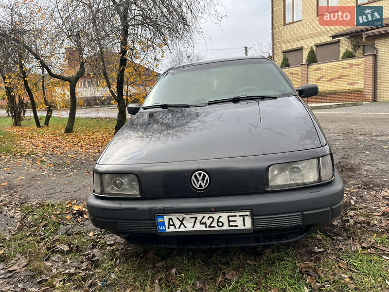 Седан Volkswagen Passat 1991 в Харькове