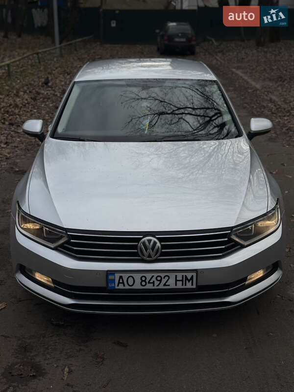 Седан Volkswagen Passat 2014 в Киеве Седан Volkswagen Passat 2014 в Киеве