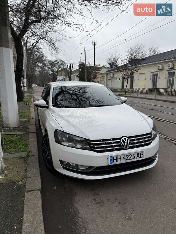 Седан Volkswagen Passat 2014 в Одессе