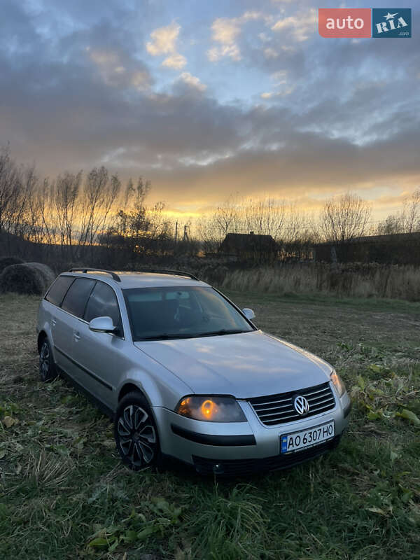 Универсал Volkswagen Passat 2004 в Жовкве