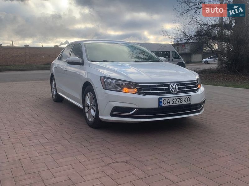 Седан Volkswagen Passat 2017 в Киеве
