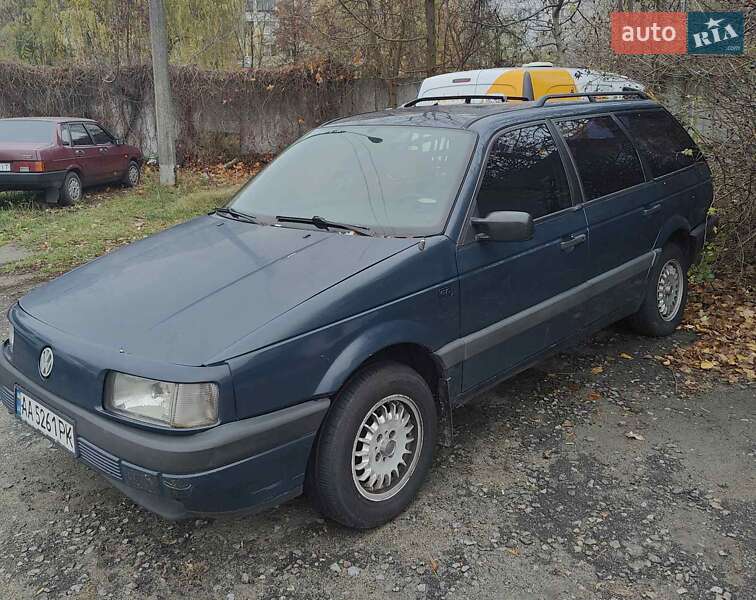 Универсал Volkswagen Passat 1990 в Киеве