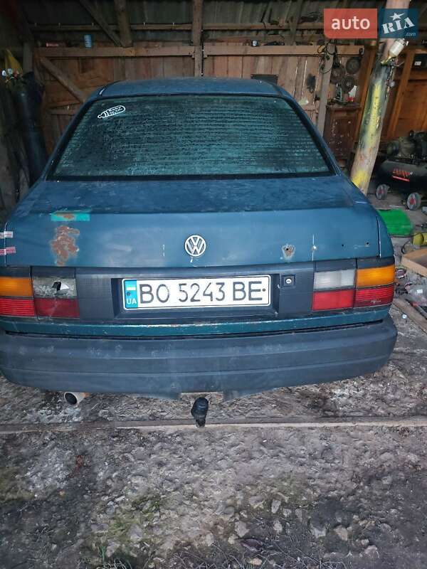 Седан Volkswagen Passat 1988 в Тернополі