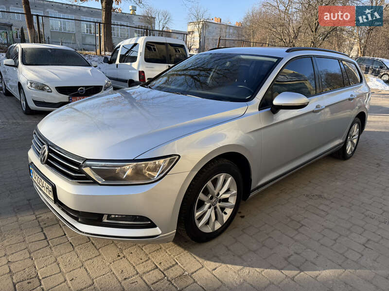 Універсал Volkswagen Passat 2015 в Львові Універсал Volkswagen Passat 2015 в Львові