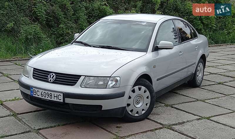 Седан Volkswagen Passat 1998 в Мостиске Седан Volkswagen Passat 1998 в Мостиске