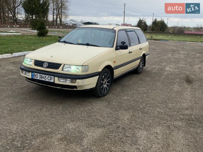 Універсал Volkswagen Passat 1995 в Теребовлі