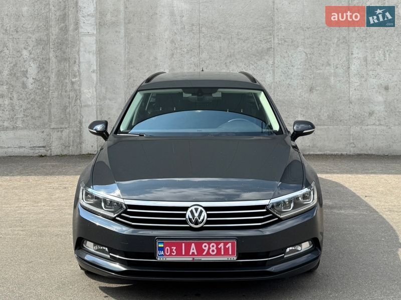 Универсал Volkswagen Passat 2018 в Киеве