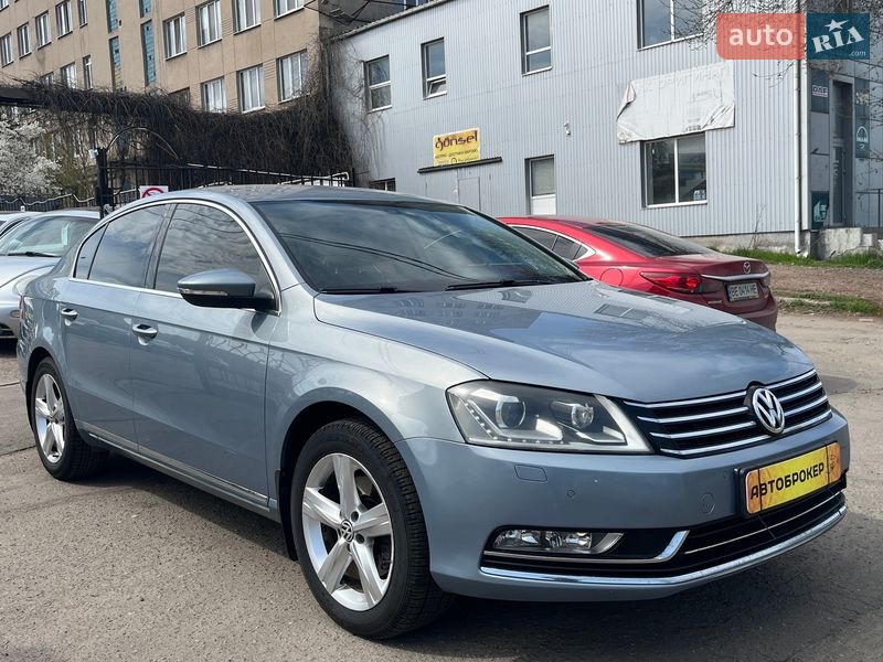 Седан Volkswagen Passat 2011 в Николаеве