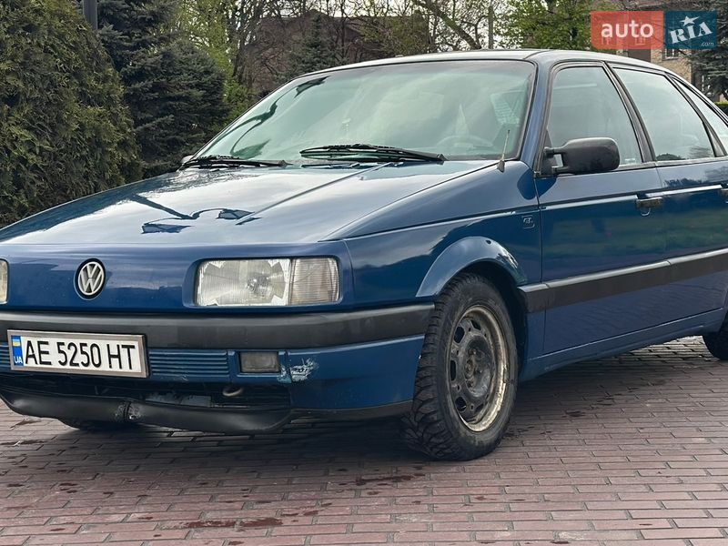 Седан Volkswagen Passat 1989 в Днепре