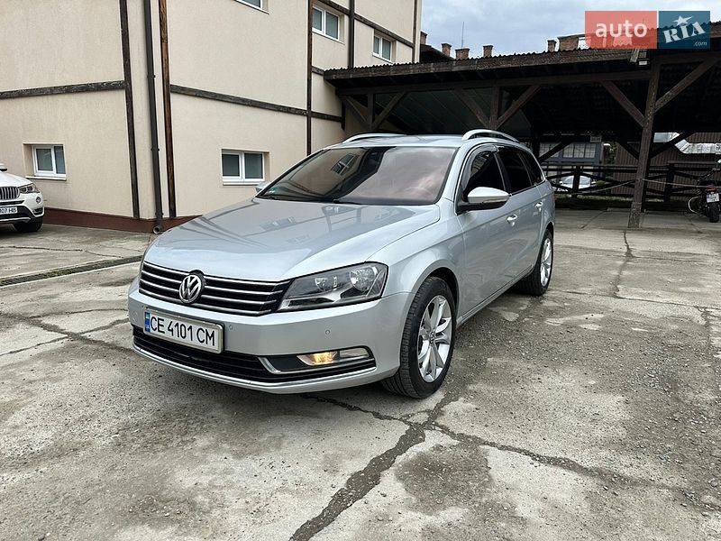 Універсал Volkswagen Passat 2012 в Чернівцях